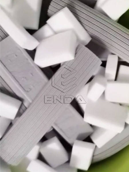 2100+cases of various cleaning sponges were sent to the United States